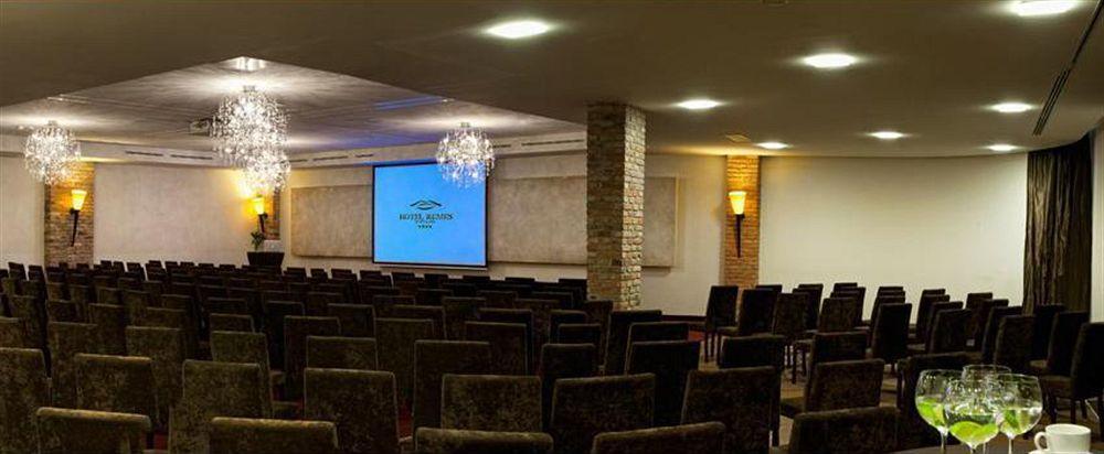 Hotel Remes Опалениця Екстер'єр фото