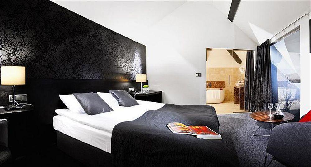 Hotel Remes Опалениця Екстер'єр фото