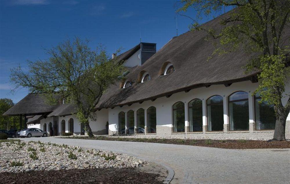 Hotel Remes Опалениця Екстер'єр фото