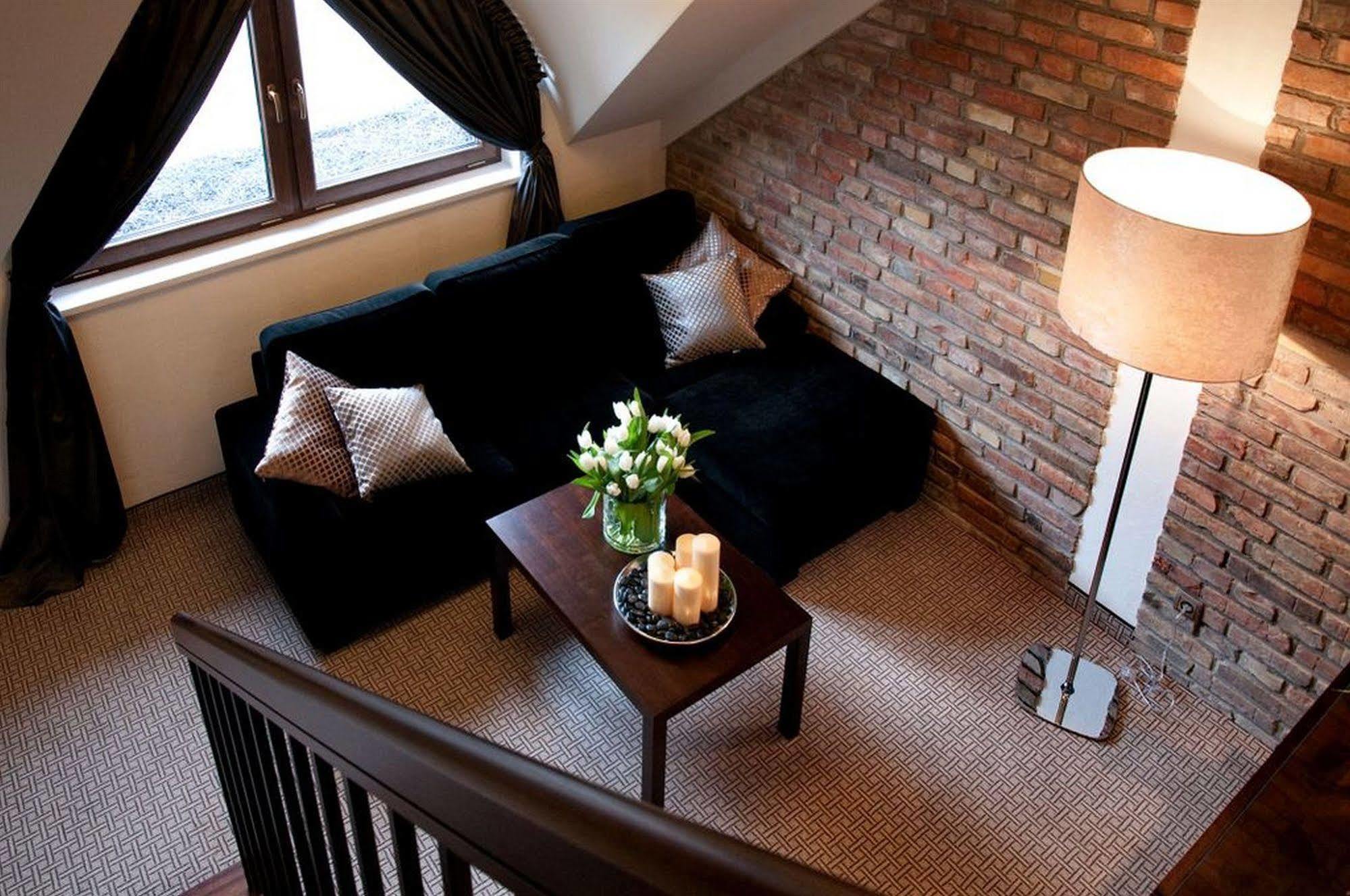 Hotel Remes Опалениця Екстер'єр фото