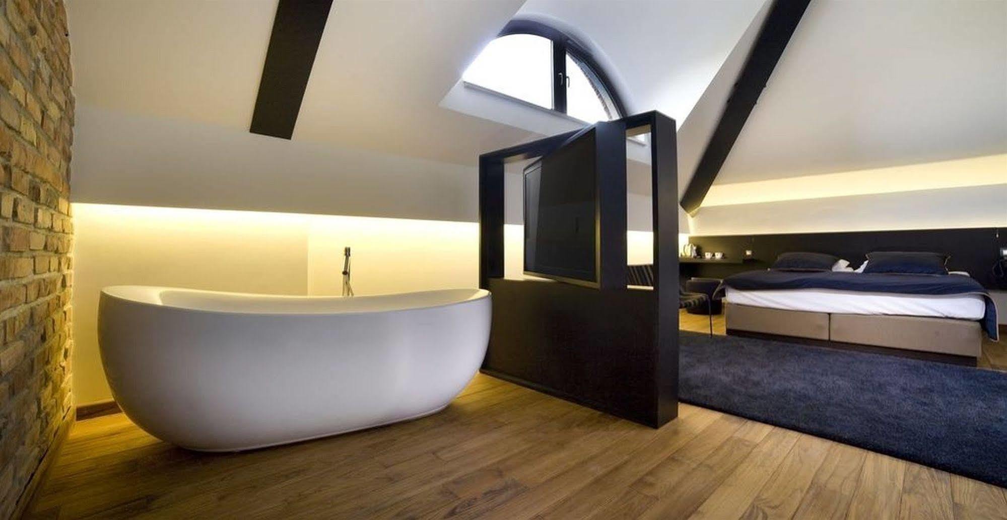 Hotel Remes Опалениця Екстер'єр фото