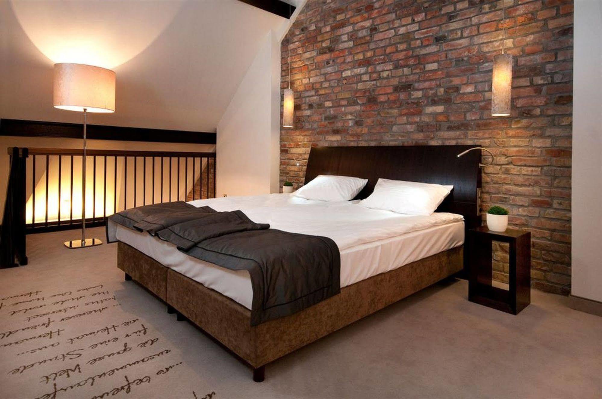Hotel Remes Опалениця Екстер'єр фото