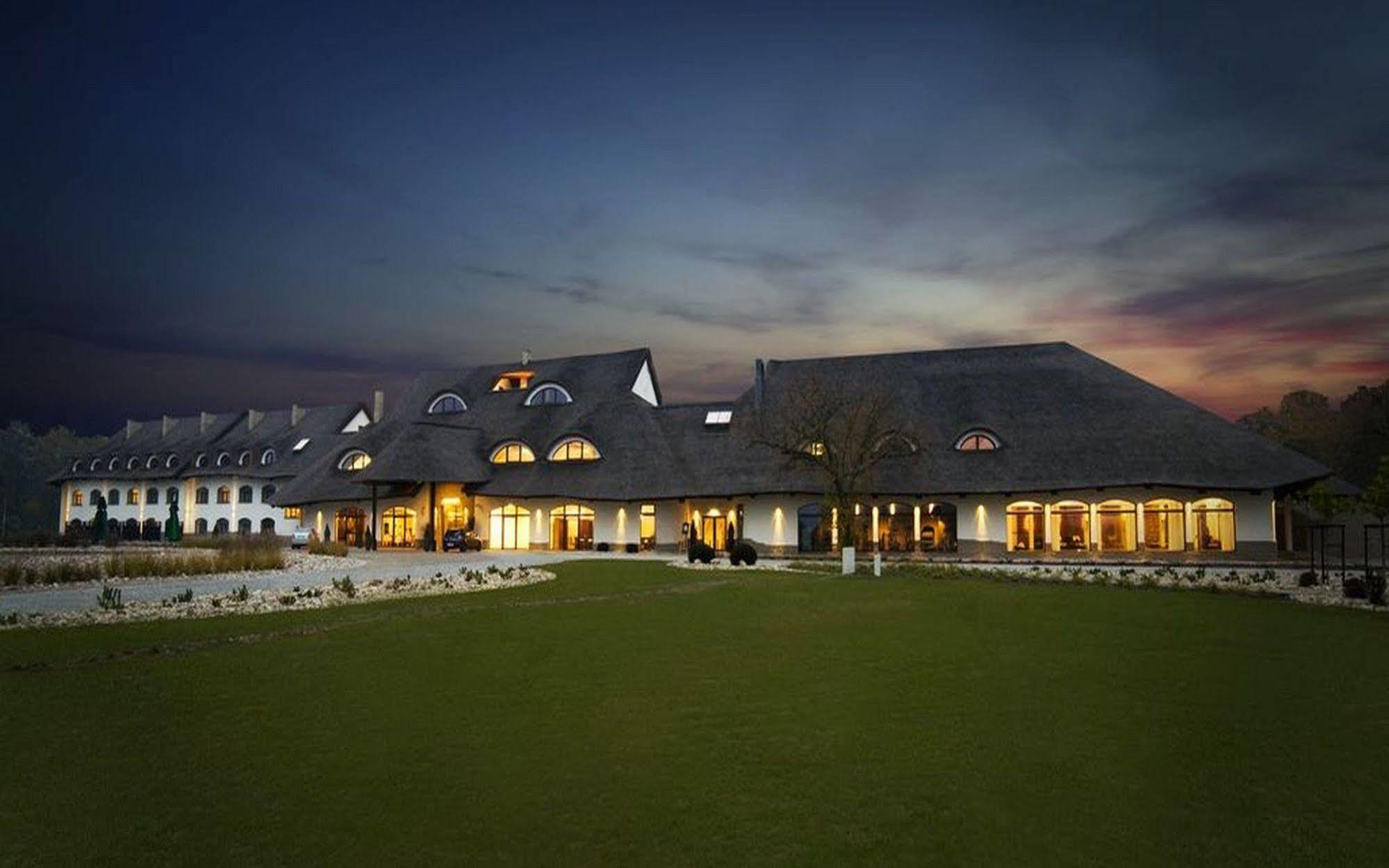 Hotel Remes Опалениця Екстер'єр фото