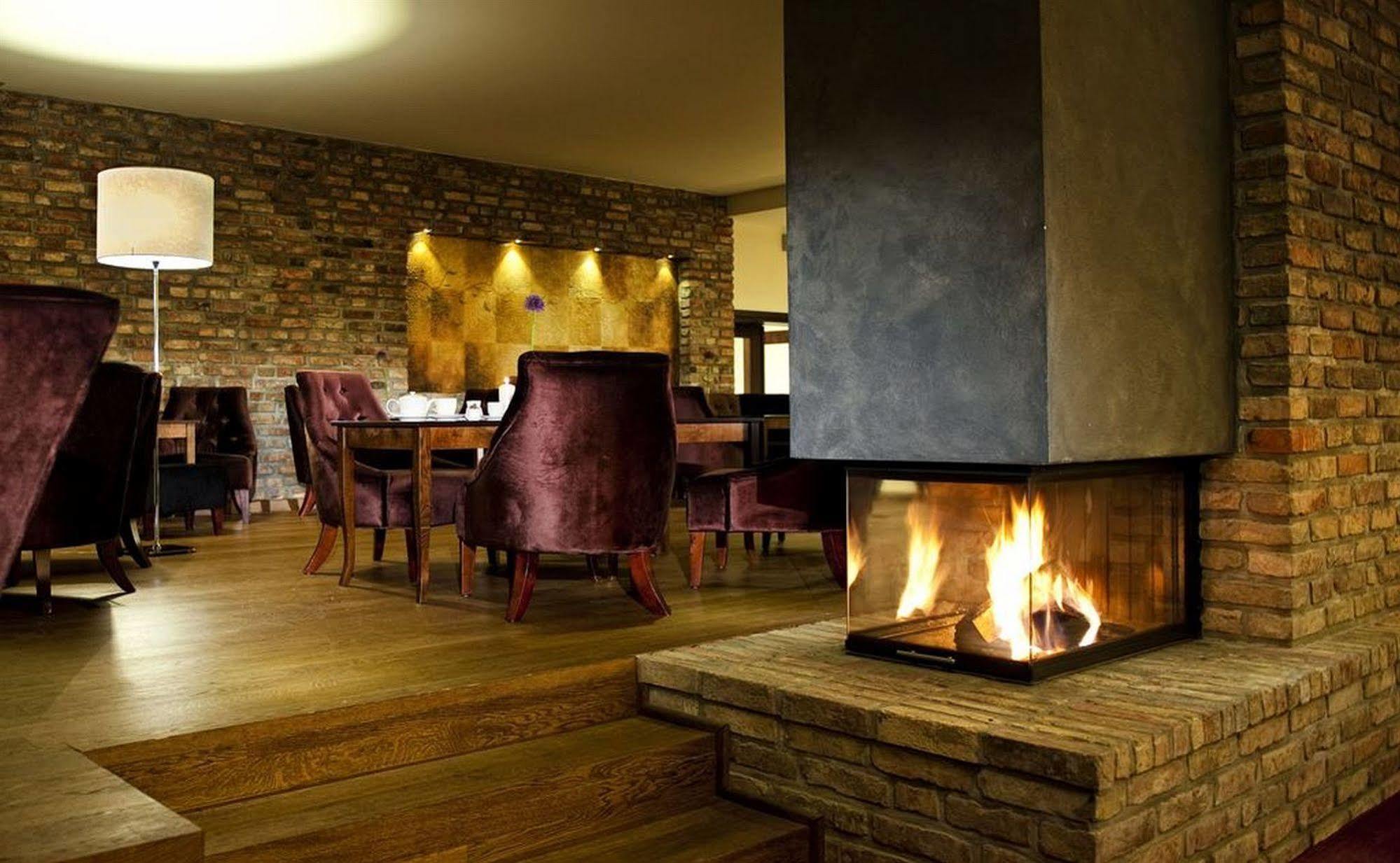 Hotel Remes Опалениця Екстер'єр фото